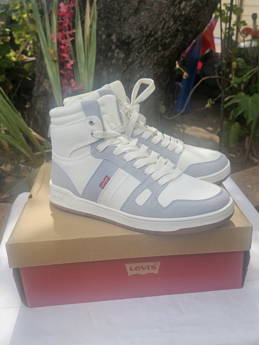 Levi's White and Light Gray High-Top Sneakers BB HI DTE
